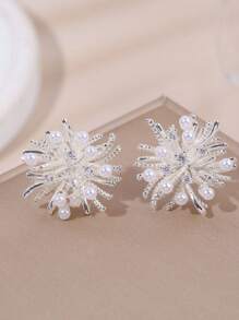 Pendientes de diseño de flor con perla y circonia en forma de copo de nieve, versátiles nuevos pendientes populares de joyería para mujeres