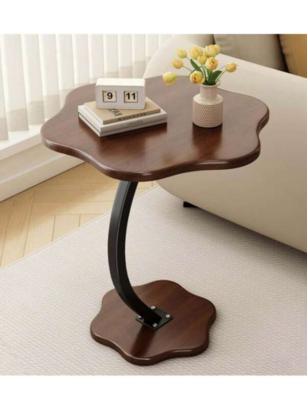 Table de chevet nordique minimaliste, de style de luxe. Table de chevet simple pour le salon, le canapé, la chambre, la cuisine, le jardin. Table d'appoint en forme de C. Table d'appoint en forme de fleur