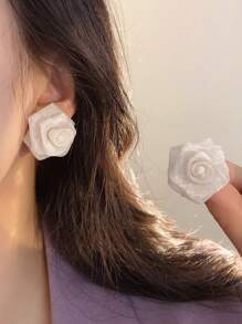 1 Paar handgefertigte weiße Rosen Stoff Ohrstecker, elegant für Frauen für Party, Bankette, Feiertage