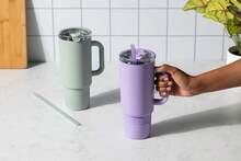 Ello Port 40oz Tumbler With Carry Loop &Amp; Integrated Handle, Vacuum Insulated Stainless Steel Reusable Water Bottle, Travel Mug With Leak Proof Lid &Amp; Straw, Perfect For Iced Coffee &Amp; Tea, White - 聖人 - 查看 2