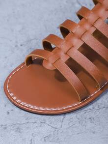 女士罗马凉鞋，优雅波西米亚休闲沙滩派对时尚 PU 皮革扣平底凉鞋，适合夏季海滩、度假、婚礼、派对、办公室、户外健身房使用