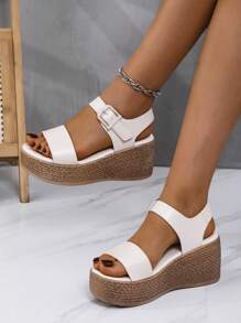 2024 Neue herzförmige Frauen Mode Keilabsatz Sandalen