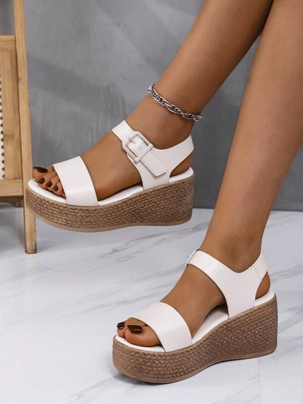 2024 Neue herzförmige Frauen Mode Keilabsatz Sandalen