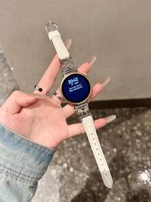 18 毫米、20 毫米、22 毫米蝴蝶结皮革表带 - 时尚替换表带，兼容三星 Galaxy Watch 6 5 4 40 毫米 44 毫米、Galaxy Watch 5 Pro、Galaxy Active 2、Watch 6 4、GT4 GT3 GT2 Pro - 蝴蝶扣，舒适，中性设计 - 銀白 - 查看 2