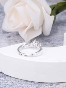 925 Silver Hypoallergenic Criss-Cross Open Ring With Cubic Zirconia, Elegant Diamond Design Ring, Suitable As Birthday Gift