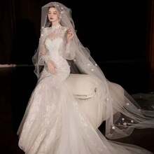 新娘头纱头饰，饰有3D蝴蝶和白色珍珠，奢华超大拖尾头纱，优雅适合婚礼、秋季服装以及情人节配饰。 - 白色 - 查看 12