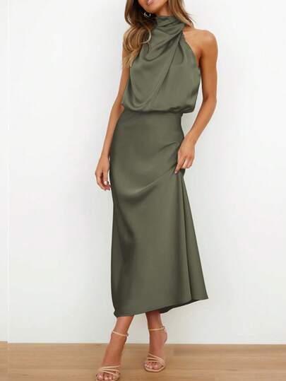 Satin Abendkleid mit hohem Kragen und ärmellos, elegant