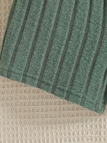 HAO6 0 - 3 Years Baby Girls' Stylish Set: Beige Halter Top With Crochet Flowers & Bow, Brown Ribbed Shorts - Green - View 6