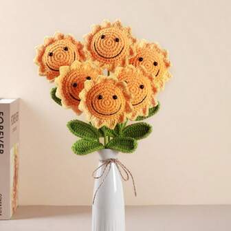 5 pièces Fleurs de tournesol en crochet faites à la main, fleurs de tournesol artificielles tressées éternelles, tournesols en simulation tricotés, fleurs séchées, meilleur cadeau pour les anniversaires, mariages, remises de diplômes, fête des pères et fête des enseignants. Convient pour la décoration intérieure dans un restaurant, un salon, une chambre, un cadeau de fête et une décoration de fête.