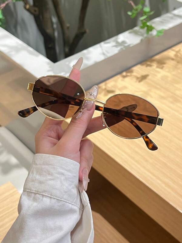 1pc Oval Personalized Metal Small Round Fashion Eyeglasses Beach Accessories Women's Eyeglasses Basic Spring Summer Women's Clothing Business Casual Gifts Suitable For Summer Beach Vacation, Outdoor, Travel