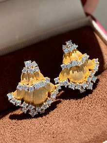 1pc Retro New Chinese Style Textured With Rhinestones Christmas Banana Tree Earrings, Delicate & Unique, Luxury & Versatile Jewelry Suitable For Women's Daily, Festive, Party Wear, Birthday Gift - Gold - View 1