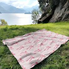 1PC Pink Bow Flannel Wool Blanket, Soft And Skin Friendly Shawl, Lightweight Perfect Gift, Perfect Home Decoration For Sofa, Sofa, Travel, Bedroom, Suitable For Family And Friends, Machine Washable, 100% Polyester Fiber, Digital Printing, Modern Style, Suitable For All Seasons - Multicolor - View 2