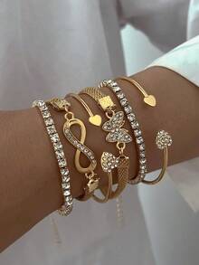 4 件套时尚优雅夸张仿珍珠心形串珠手链套装，多层堆叠袖口手镯，女士节日派对约会日常配饰，高品质珠宝，快速发货