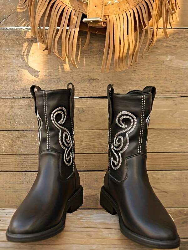 2025 New Style Women's Fashionable, Personalized Casual And Comfortable Mid-Calf Leather Boots. Suitable To Pair With Sweaters, Down Jackets, Warm Clothing For Autumn/Winter Seasons. Features Classic Embroidered Design, Easy To Slip On. Ideal For Street, Outdoor, Fashionable Parties, Casual Home, Office, Travel. Elegant Vintage Solid Color Leather Boots. Available In Size 36-43 Windproof, Warm, Waterproof Leather Boots. Round Toe Snow Boots. Essential Mid-Calf Leather Boots For Ladies In Autumn And Winter.