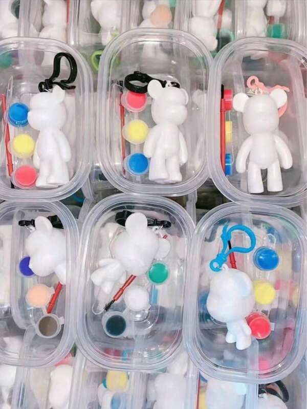 A Set Of Diy Painting Materials For Creative Plaster Bear-Shaped Fluid Art (1 Bear, 3 Colors Of Paint, 1 Spoon, 1 Clasp) With Random Colors