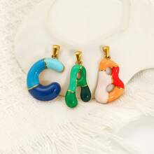 1 pieza Colgante de letra de acero de titanio con símbolo de dopamina esmaltado multicolor