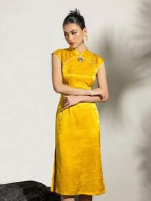 精致的女士新款中式旗袍，采用精致的中式领子、别致的帽袖、优雅的高开衩和精致的珍珠装饰 - 非常适合正式晚会、豪华宴会、婚宴宾客服装、慈善活动和周年庆典。 - 金色 - 查看 6