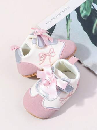 YIBUBU 粉色婴儿鞋，女婴鞋，粉色和灰色配色，芭蕾式蝴蝶结，软底防滑，新生儿鞋，学步鞋