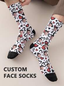 1 paire de chaussettes mi-longues pour hommes avec visage personnalisé. Mettez n'importe quel visage sur les chaussettes, chaussettes personnalisées avec photos, chaussettes moyennes et longues amusantes personnalisées, convenant à des occasions telles que la Saint-Valentin, les anniversaires et les cadeaux.