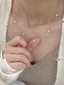 1 chiếc dây chuyền xương đòn bằng thép không gỉ sang trọng thanh lịch bằng vàng 14k dành cho nữ, vòng cổ kim cương zirconia hình hoa bốn lá, chống thấm nước và chống phai màu, thích hợp để đeo hàng ngày, dự tiệc, ngày lễ, làm quà tặng cho bạn bè, gia đình - Vòng cổ mới 3 - Xem 9