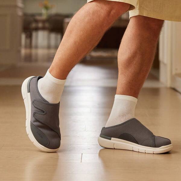 FitVille FitVille Slipper Herren Extra Weit Gesundheitsschuhe mit Klettverschluss Hausschuhe Senioren Pantoffeln Reha-Schuh für breite Füße Gr.41-50