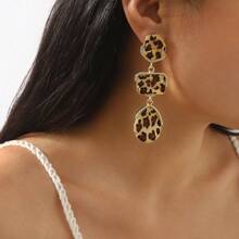 Mydear 1 Pair Retro Geometric Leopard Print Resin Pendant Earrings Suitable For Women's Everyday Wear