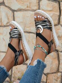 Sandalias de cuña para vacaciones de talla grande para mujeres - Sandalias de verano 2025 con plataforma de suela gruesa, talón medio grueso, correa de tobillo con cordones, decoración metálica, versátil, cómodas, casuales para la playa