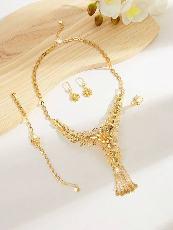Yiyi Dubai-Inspired Minimalist, Sweet, Exaggerated, Gold-Colored Copper Fashionable And High-End Luxury Retro Big Jewelry Set For Women, Suitable For Outings, Leisure, Parties, Daily Dates, Christmas, And Other Holidays. It Includes A Layered Gold-Plated Long Necklace And Layer Tassel Earrings ,Bracelets And Rings As A Gift For Women, Girlfriends, Parents, Etc