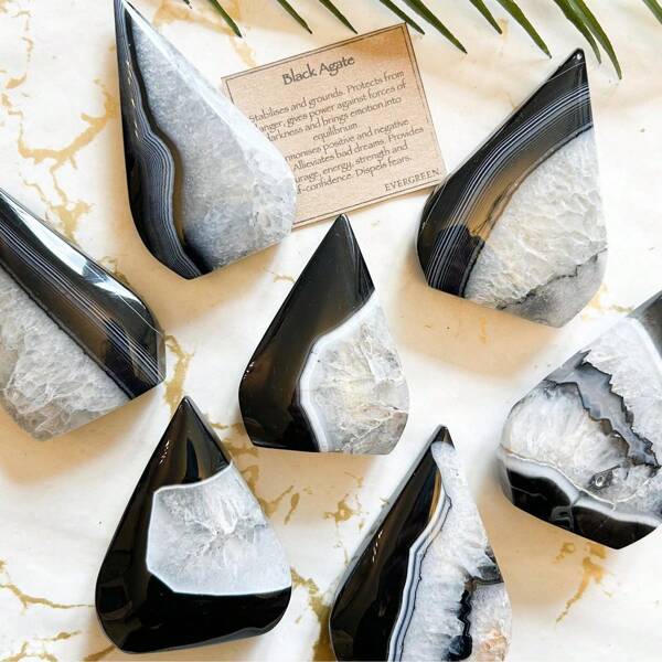 1 pièce Sphère/cœur/Larme unique en agate noire - Sculpture polie - Convient pour la décoration de la maison, les ornements du vestibule, la collection de pierres - Cadeau parfait pour les amis et la famille pendant les festivals