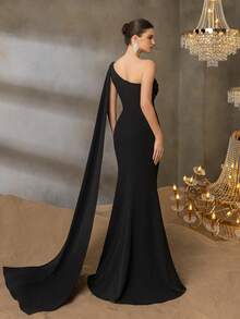 Faeriesty Elegant One-Shoulder Evening Gown With Fishbone Structured Slimming Silhouette & Floor-Length Skirt - Perfect For Luxury Weddings, Red Carpet Appearances, Art Gallery Dinners, And Executive Business Dinners - Black - View 2