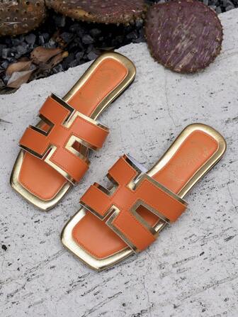 新款女士凉鞋，平底方头设计，轻便舒适，多巴胺色系搭配，混搭风格，一体式套脚设计，休闲居家/户外皆宜，慵懒度假时尚沙滩拖鞋