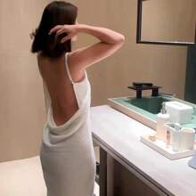 1 peça de robe sexy branco feminino, robe lingerie para casais, vestido roupão supermacio sem costas, robe com alças finas para uso doméstico, lavável à mão e na máquina, minimalista e confortável, robe leve de verão, toalha branca com alças finas, refrescante, respirável, material de poliéster, comprimento 170 cm/66,93 pol., largura 70 cm/27,56 pol.