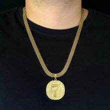 Old Coin Chain | Influencer Model With Differentiated Pendants - Colgante Nino 7 redondo - Ver 2