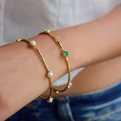 Uworld Pulsera abierta de acero inoxidable vintage con esmeralda, óvalo verde oliva, zirconia blanca chapada en oro de 18k, exquisito y resistente al desgaste