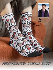 1 paire de chaussettes mi-longues pour hommes avec visage personnalisé. Mettez n'importe quel visage sur les chaussettes, chaussettes personnalisées avec photos, chaussettes moyennes et longues amusantes personnalisées, convenant à des occasions telles que la Saint-Valentin, les anniversaires et les cadeaux.
