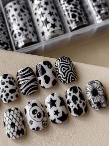 5 pièces Nouveaux autocollants de transfert pour nail art de style INS, comprenant des marguerites, des fleurs ditsy, des carreaux, des imprimés de vache, des petits animaux, des étoiles et des fleurs, du marbre, de la galaxie et des designs français. Convient pour les livres, la papeterie, les bureaux, les murs, les tablettes, la décoration en verre, le scrapbooking. Excellent cadeau pour la famille et les amis.