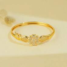 1pc Vintage Elegant Cuff Bracelet, Brass Floral Embellished With Moissanite Stone, Suitable For Daily Wear, Festivals, Parties, Banquets - An Ideal Gift For Family And Friends