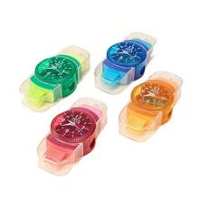Sacapuntas con forma de reloj, 3 en 1, con borrador y cepillo de limpieza, multifuncional para útiles escolares (color aleatorio)