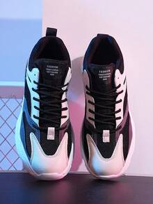 زوج من أحذية رياضية عصرية ، صنعت من قماش مُنسوج، ذات تهوية جيدة، برباط، ملائمة للطقس جميع الفصول، تناسب الاستخدام الداخلي والخارجي للرجال - متعدد الألوان - مشاهدة 6