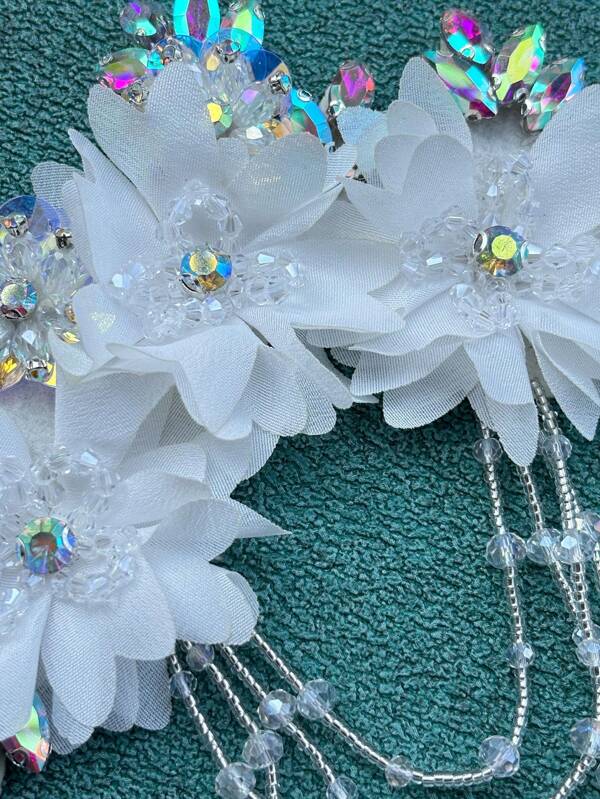 1 pieza de encaje bordado a mano con flores 3D como aplicación decorativa para vestido de boda, vestido ceremonial, traje de danza, disponible en múltiples colores