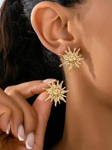 1 Paar modische, ausgefallene Kristall-besetzte goldene Sonnenförmige Ohrringe für Frauen, eleganter Schmuck