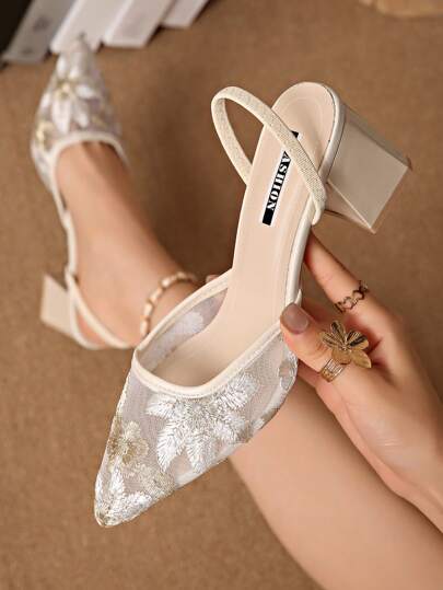 صنادل ذات كعب عالي بنقشة تطريز دانتيل أبيض، بتصميم صيني حديث أنيق، حذاء كعب للسيدات