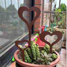 A Set Of 3 Classic Metal Heart-Shaped Garden Stakes, Weathered Rural Style, Christmas Outdoor Decoration, Nature And Outdoor Themes, Floor Mounted Courtyard Decorations, No Electricity Or Batteries Required