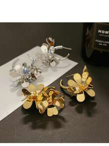 1 Pair Stainless Steel Exaggerated Gold Flower C-Shaped Hoop Earrings, Vintage Chic High-End Fashion Earrings For Women