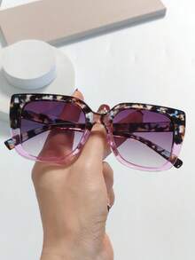 一副新款猫眼方形女式眼镜，撞色设计，适合海滩、派对等场合，夏季海滩度假、户外活动、旅行佩戴。 - 彩色 - 查看 5