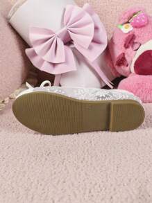 1 par de zapatos de lona con decoración floral de princesa planos para verano, zapatos cómodos para estudiantes, niñas y baile al aire libre, color blanco encaje, zapatos para boda