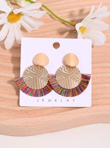 Los nuevos pendientes con forma de abanico bohemios y retro con diseño dorado y artesanía exquisita son populares en Europa y América. Son adecuados para usar en excursiones diarias a la playa y exudan un encanto único.