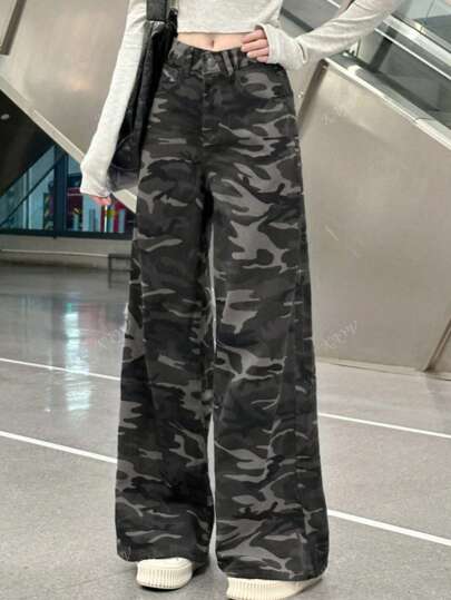 复古美式宽松工装迷彩印花牛仔裤，拖地长度，随意剪裁下摆