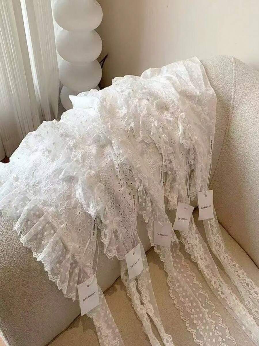 1 pièce Bandana en dentelle blanche Ceinture pour femmes Printemps Été Rétro français Foulard triangulaire de haute qualité Serre-tête Bandeau noué Accessoires capillaires mode Bandeaux classiques Automne Hiver Pour tenues de vacances Femme