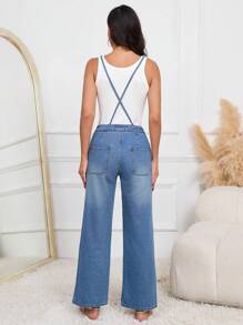25 AW Automne Vêtements Femmes Salopette en jean décontractée à dos croisé et jambes larges avec bretelles réglables et grandes poches arrière, parfaite pour les vacances, les sorties et les tenues quotidiennes